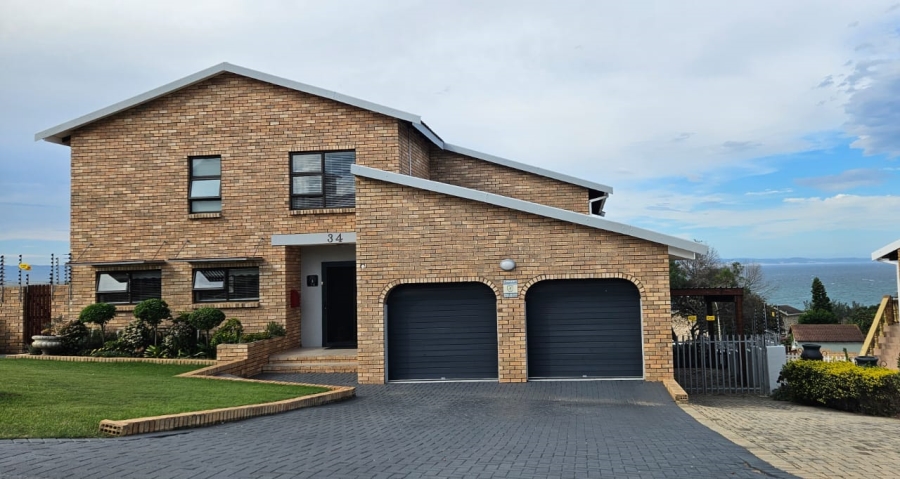 4 Bedroom Property for Sale in Wavecrest Eastern Cape